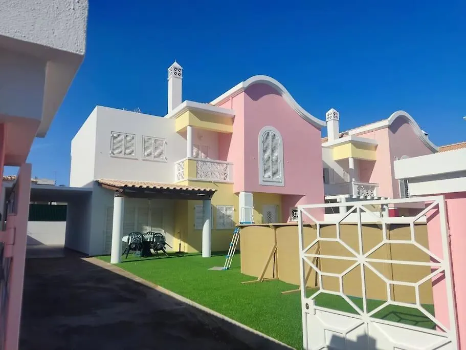 Central Location 3 Bedroom Villa Albufeira 0*,