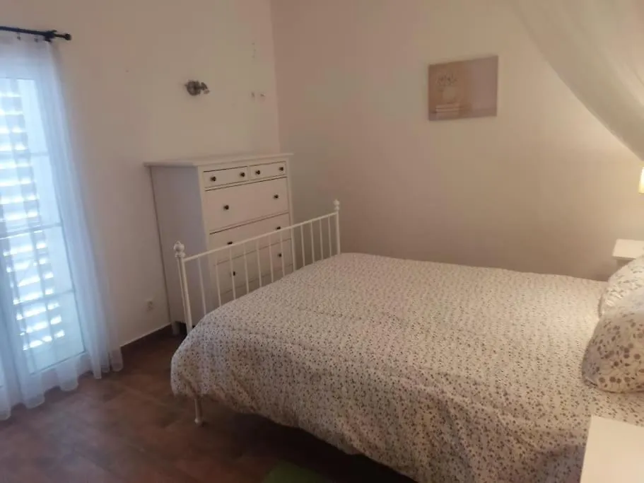 Central Location 3 Bedroom Villa Albufeira 0*,  Portugal
