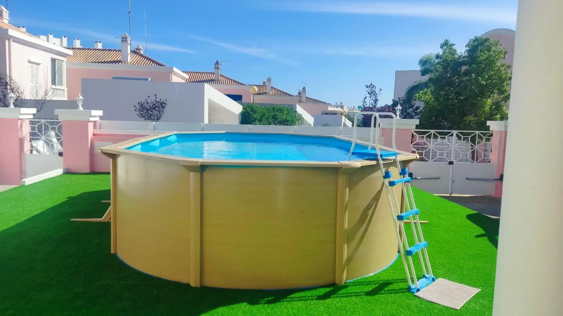 Central Location 3 Bedroom Villa Albufeira